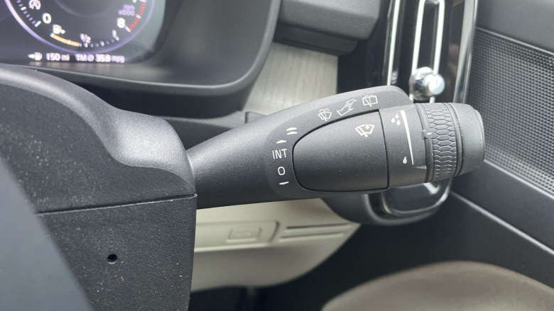 Volvo Xc40 2.0 T4 Inscription 5dr Geartronic Petrol Estate